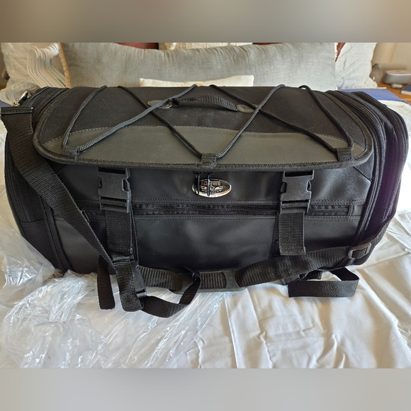 black leather backpack with silver milwaukee 48-22-8303 PACKOUT Structured two side pockets Milwaukee Leather SH506ES Black Leather